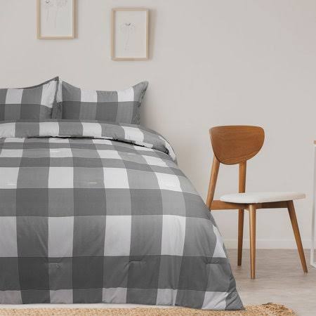 Cal King Gray 3-Piece Polyester Plaid Comforter and Sham Set C977