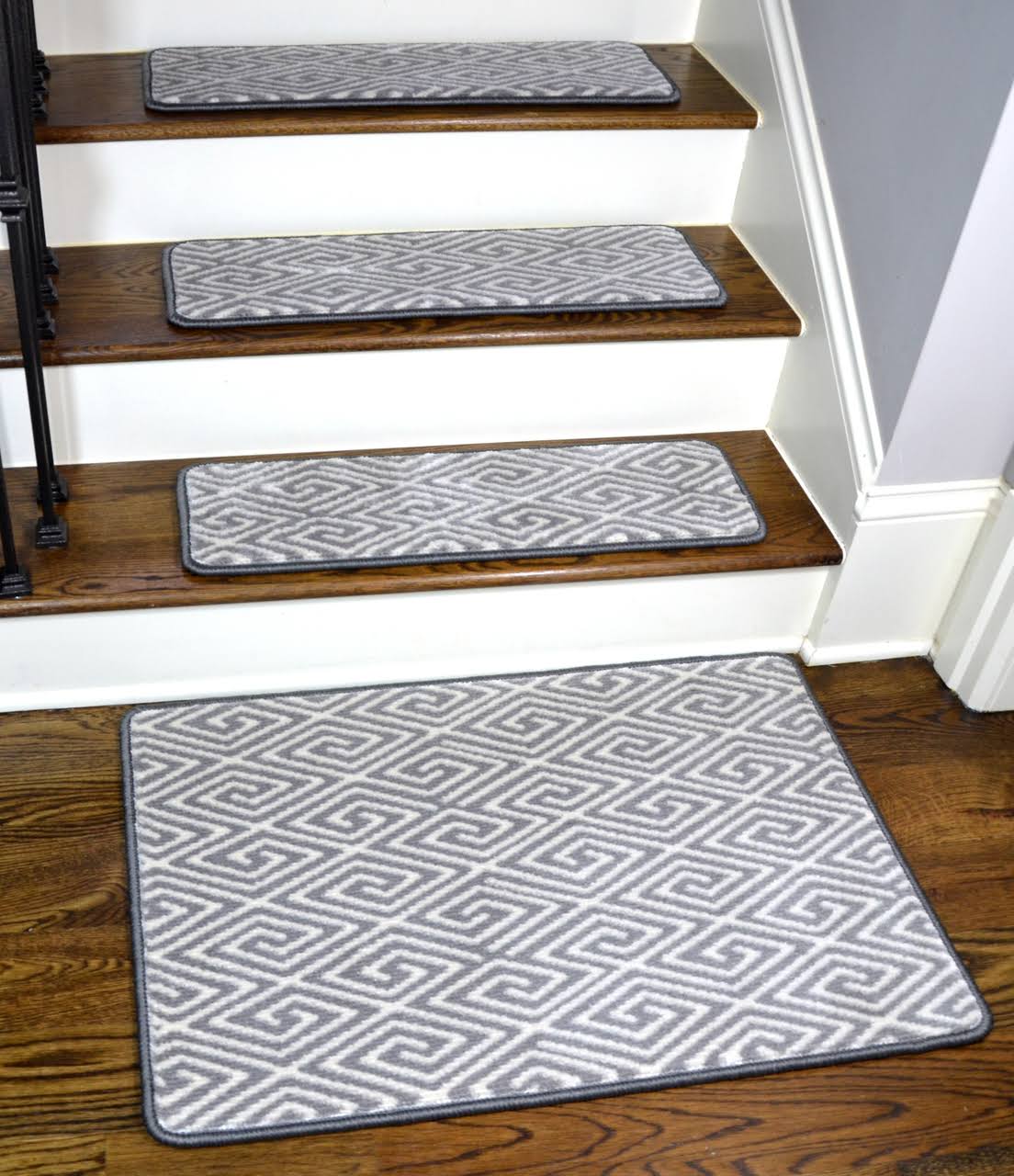 Non-Slip Carpet Stair Treads Ivory Gray (15) 27 inchx9 O131074