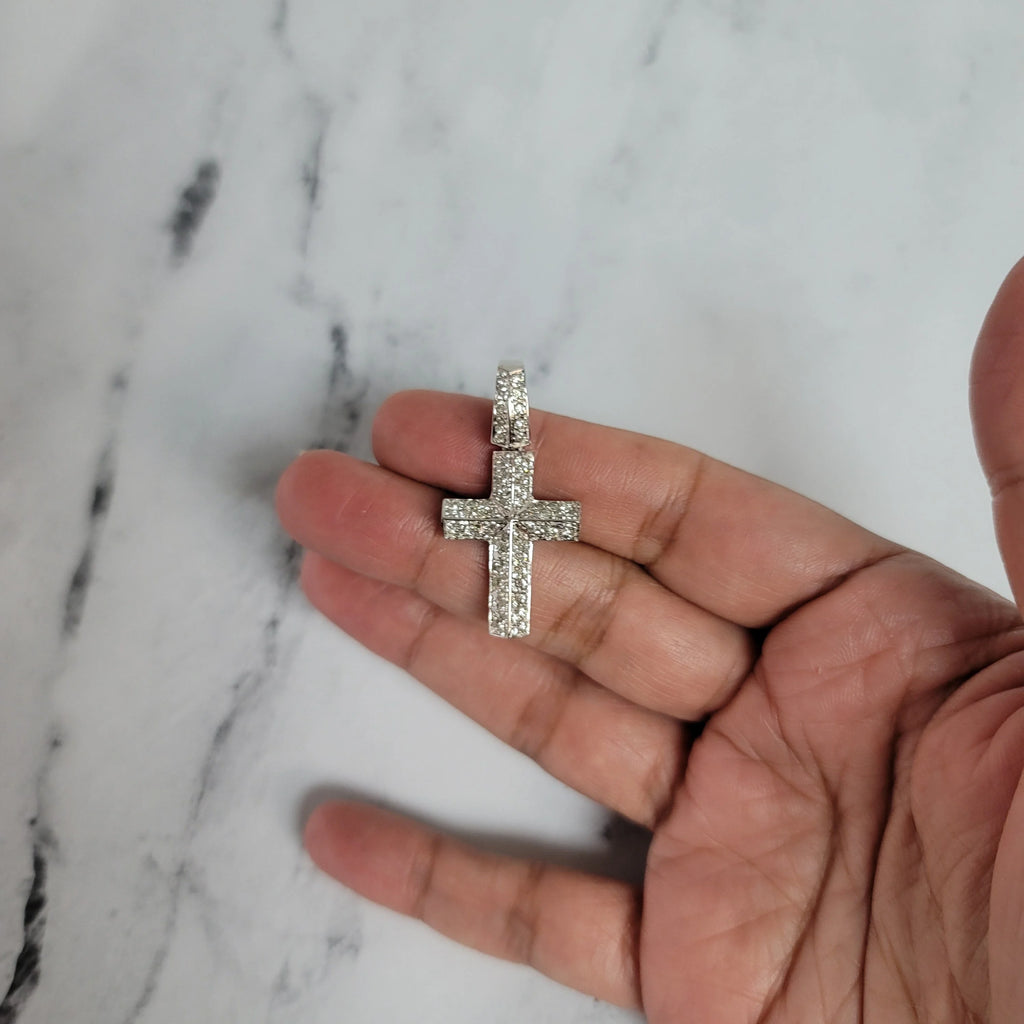 14k White Gold Diamond Cross Pendant T468913