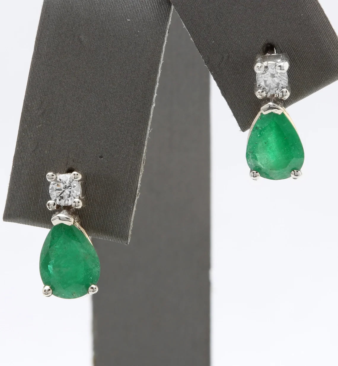 14K Solid White Gold Stud Earrings with Natural Emerald and Diamond E916603