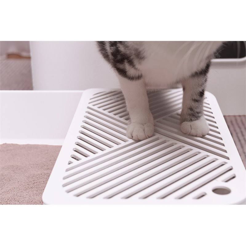 Cloud White Enclosed Cat Litter Box X55193
